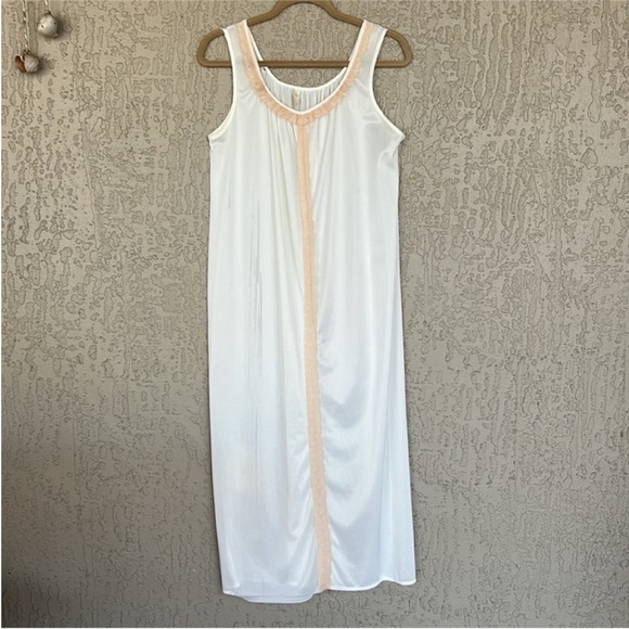 Vintage Lace Embroidered Nightgown & Robe Set White Nylon Made USA Large - Picture 4 of 14